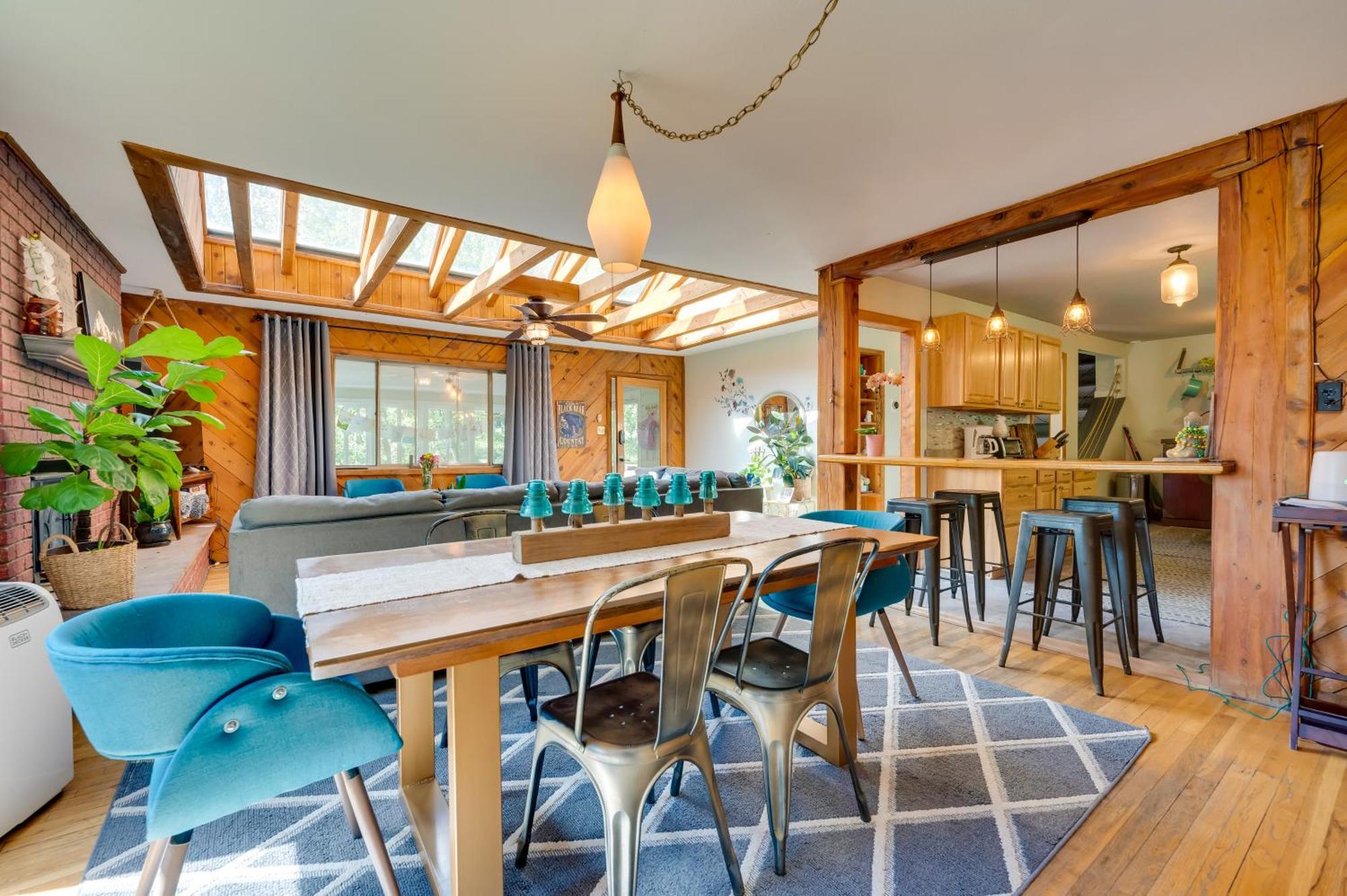 Stunning Golden Home With Deck About 35 Mi To Denver! Екстер'єр фото